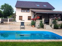 Eladó családi ház, Szadán 140 M Ft, 5 szobás