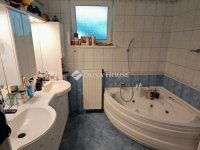 Eladó családi ház, Kecskeméten 139.9 M Ft, 4 szobás