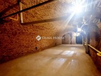 Eladó üzlethelyiség, IX. kerületben 29.9 M Ft