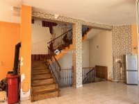 Eladó családi ház, Pécsett 89.9 M Ft, 6 szobás