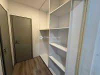 Eladó családi ház, Kecskeméten 100 M Ft, 2 szobás