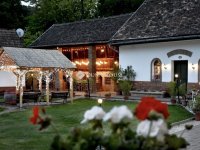 Eladó családi ház, Villánykövesden 198 M Ft, 8 szobás