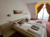 Eladó hotel, Velencén 990 M Ft / költözzbe.hu