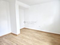 Eladó téglalakás, Pécsett 104.9 M Ft, 4 szobás