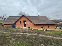 Eladó családi ház, Bajon 38.4 M Ft, 2 szobás