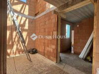 Eladó családi ház, XVIII. kerületben 149.999 M Ft, 5 szobás