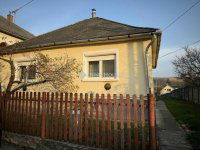 Eladó családi ház