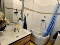 Eladó családi ház, Pécsett 84 M Ft, 5 szobás