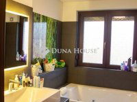 Eladó családi ház, Pécelen 249 M Ft, 6 szobás