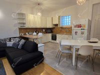 Eladó téglalakás, VI. kerületben 164.9 M Ft, 6 szobás