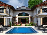 Eladó családi ház, Gyenesdiáson 499.99 M Ft, 20 szobás