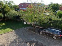 Eladó családi ház, Pécsett 269 M Ft, 12 szobás