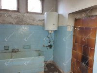 Eladó családi ház, Komáromban 38 M Ft, 5 szobás