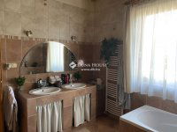 Eladó családi ház, Százhalombattán 150 M Ft, 5 szobás