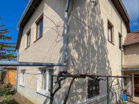 Eladó családi ház, Tatán 79.9 M Ft, 5 szobás