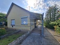 Eladó családi ház, Tápiószecsőn 32.5 M Ft, 2 szobás