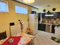 Eladó családi ház, Pécsett 65 M Ft, 3 szobás