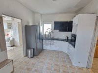 Eladó családi ház, Neszmélyen 35.5 M Ft, 2 szobás