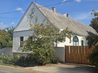 Eladó családi ház, Garén 48.99 M Ft, 3 szobás