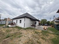 Eladó családi ház, Vecsésen 127.5 M Ft, 5 szobás