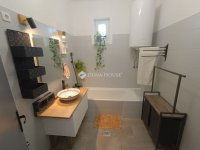 Eladó családi ház, Kecskeméten 89.9 M Ft, 5 szobás