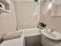 Eladó panellakás, Pécsett 45.9 M Ft, 3 szobás