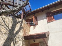 Eladó családi ház, Leányfaluban 199 M Ft, 9 szobás