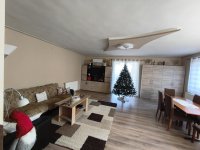 Eladó családi ház, Zánkán 234 M Ft, 5+2 szobás