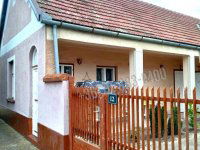 Eladó családi ház