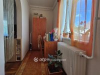 Eladó családi ház, Pápán 52 M Ft, 5+1 szobás