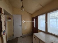 Eladó családi ház, Szegeden 29.99 M Ft, 2 szobás