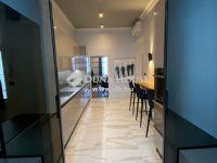 Eladó téglalakás, VI. kerületben 300 M Ft, 5 szobás