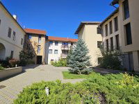 Eladó téglalakás, Tatán 167 M Ft, 4 szobás