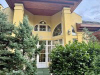 Eladó családi ház, XVIII. kerületben 299 M Ft, 9 szobás