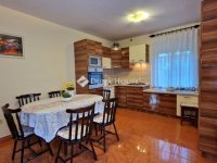 Eladó családi ház, Vácon 160 M Ft, 4 szobás