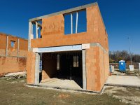 Eladó családi ház, Máriakálnokon 79.9 M Ft, 11 szobás