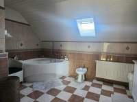 Eladó családi ház, Pécsett 199.9 M Ft, 6 szobás