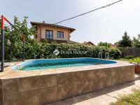 Eladó családi ház, Szegeden 225 M Ft, 7 szobás