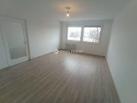 Eladó panellakás, Kecskeméten 47.9 M Ft, 2 szobás