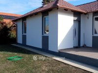 Eladó nyaraló, Abádszalókban 40 M Ft, 2 szobás