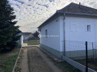 Eladó családi ház, Kecskeméten 130 M Ft, 3+1 szobás