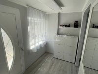 Eladó családi ház, Pécsett 109 M Ft, 6 szobás