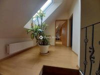 Eladó családi ház, Vecsésen 160 M Ft, 6 szobás