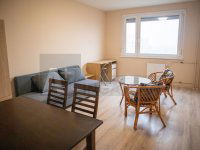 Eladó panellakás, Szegeden 56.9 M Ft, 3 szobás