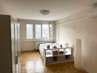 Eladó panellakás, III. kerületben 63.9 M Ft, 2 szobás