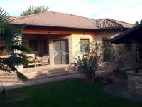 Eladó családi ház, Vecsésen 219.9 M Ft, 4 szobás