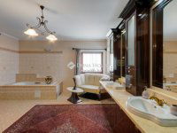 Eladó családi ház, Gödön 776 M Ft, 8+1 szobás