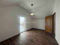 Eladó családi ház, Vecsésen 129.9 M Ft, 5 szobás