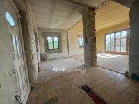 Eladó családi ház, Sukorón 57.5 M Ft, 3 szobás