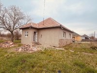 Eladó családi ház, Mezőkeresztesen 12 M Ft, 2 szobás